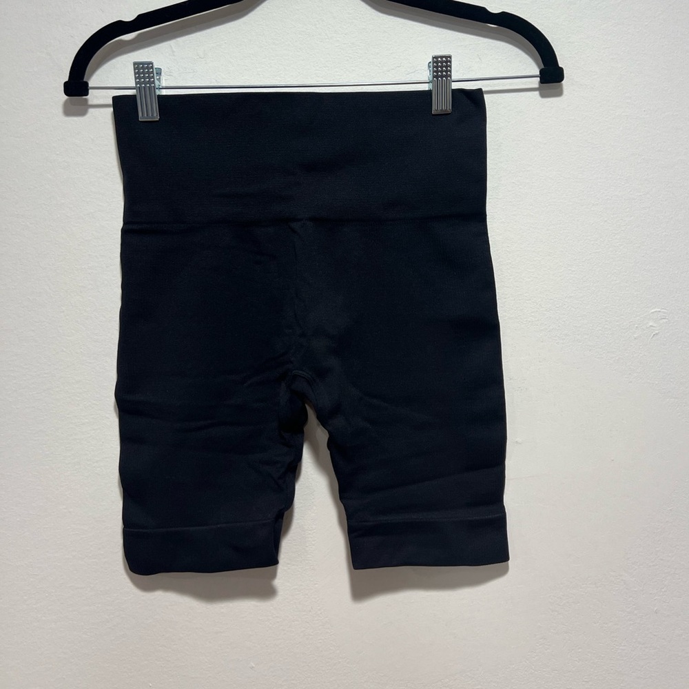 SET active - SCULPTFLEX® Bike Shorts in Onyx - Picture 5 of 8